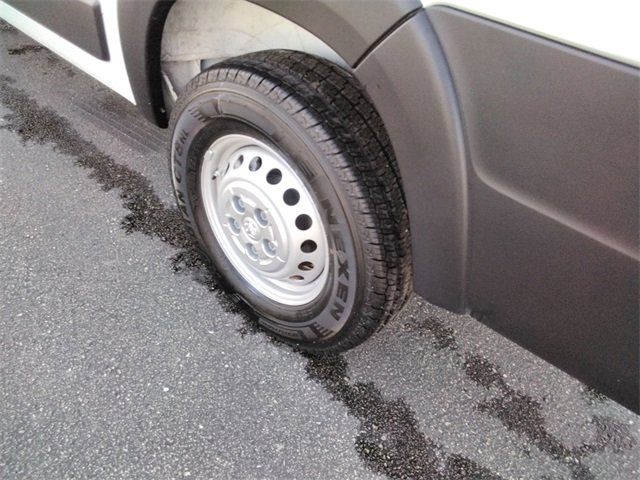 Used 2025 RAM ProMaster 2500 w/ Convenience Group image 16