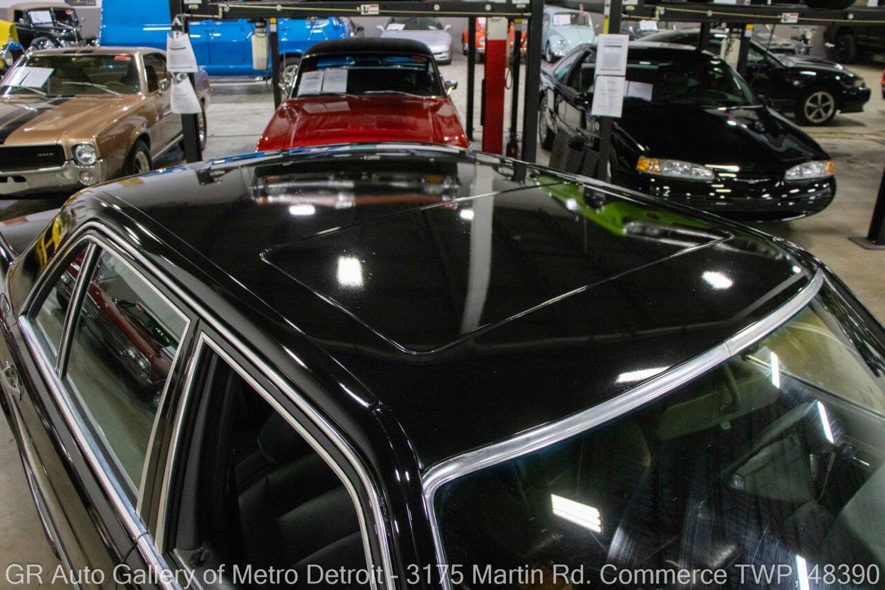Used 1991 Mercedes-Benz 560 SEL image 14