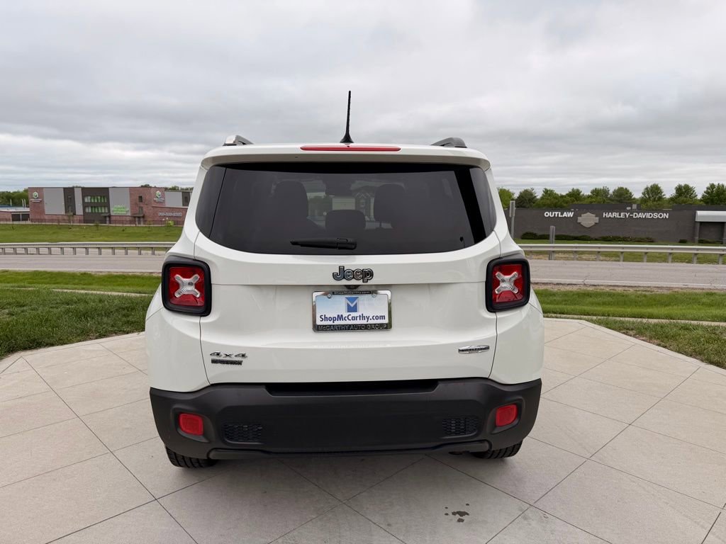 Used 2017 Jeep Renegade Latitude AWD/4WD image 4