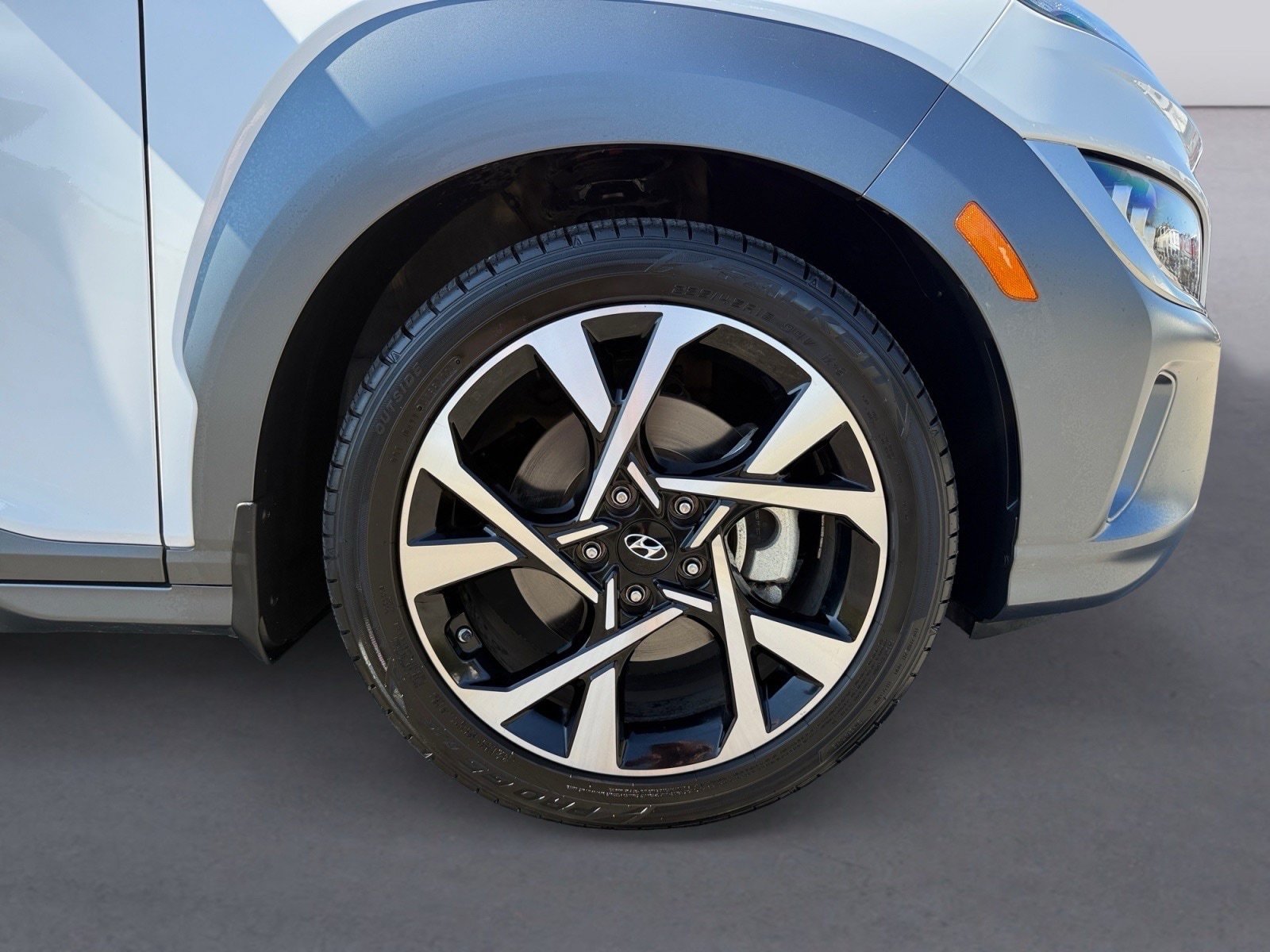 Used 2022 Hyundai Kona Limited w/ Winter Weather Package AWD/4WD image 9