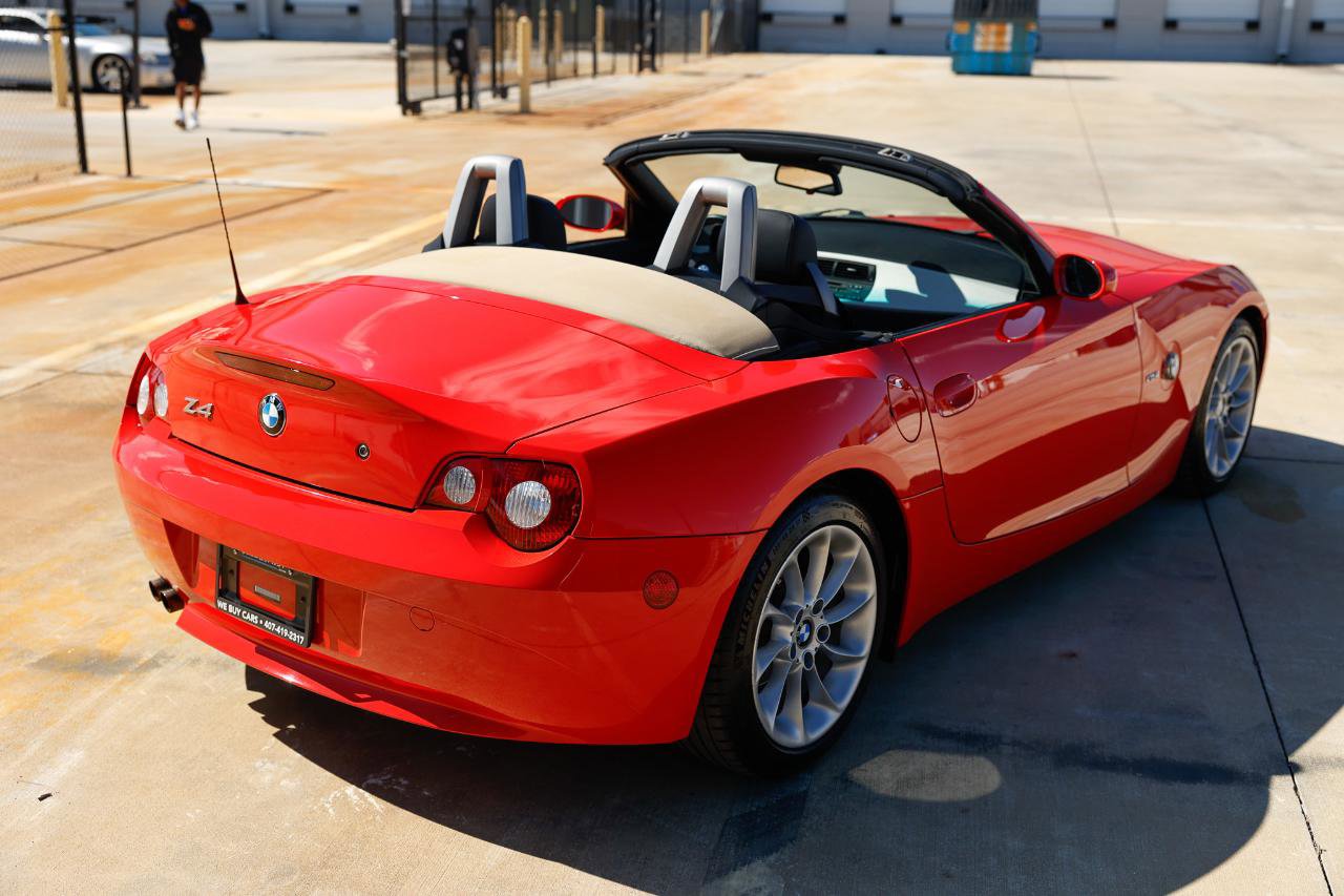 Used 2005 BMW Z4 2.5i image 11