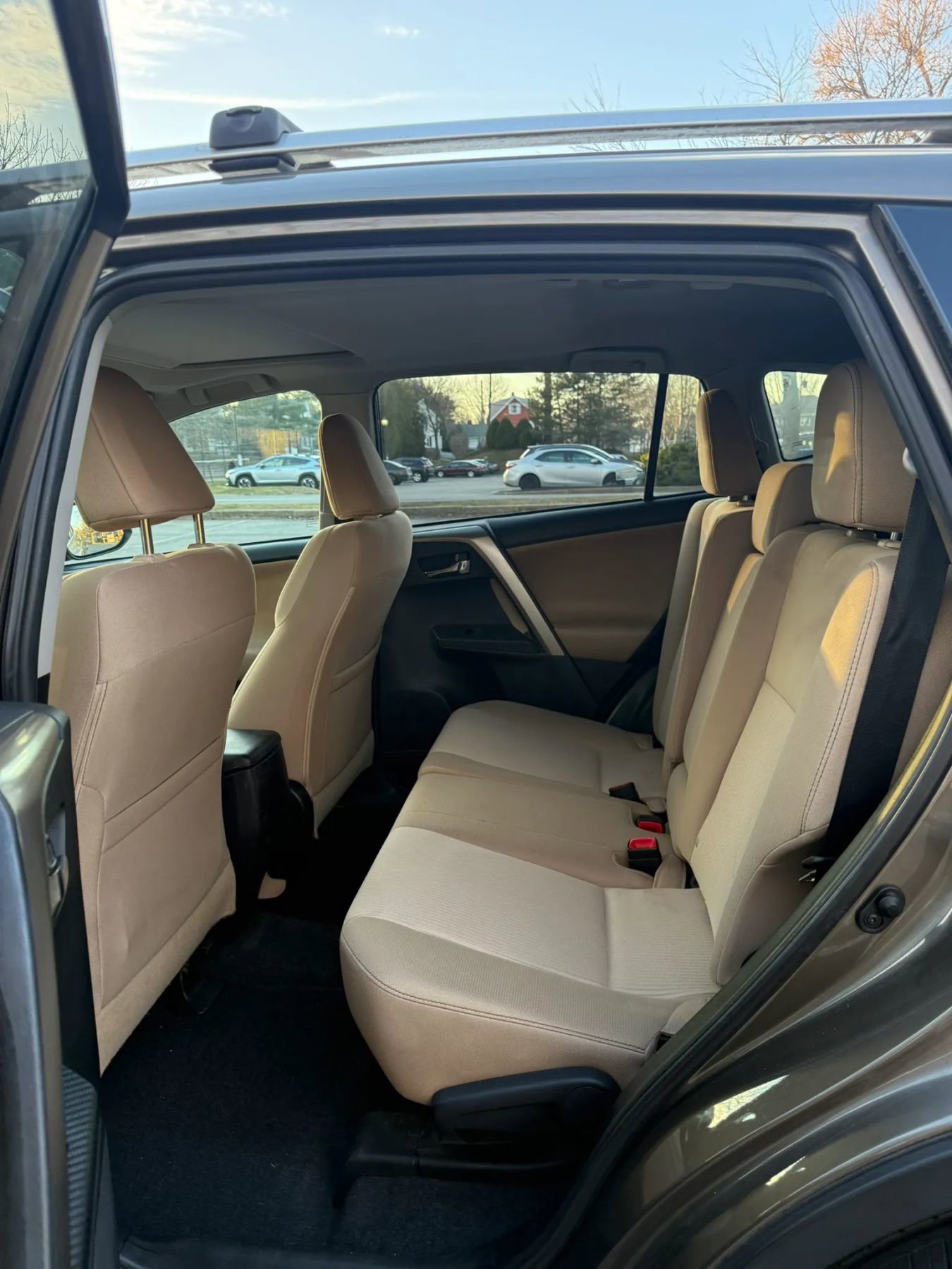 Used 2015 Toyota RAV4 XLE image 8