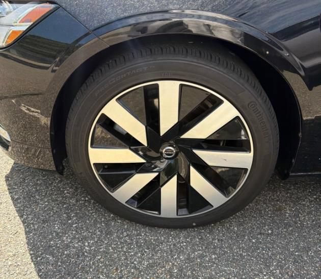 Used 2025 Volvo S90 T8 Plus AWD/4WD image 5