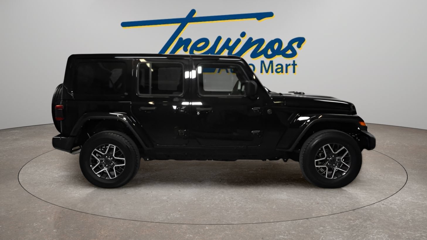 Used 2025 Jeep Wrangler Unlimited Sahara AWD/4WD image 5