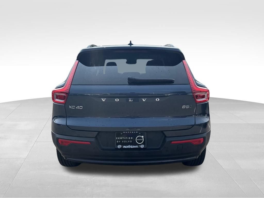 Certified 2026 Volvo XC40 B5 Core w/ Climate Package AWD/4WD image 37