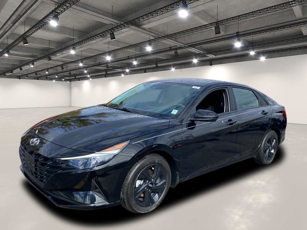 Used 2023 Hyundai Elantra SEL image 3