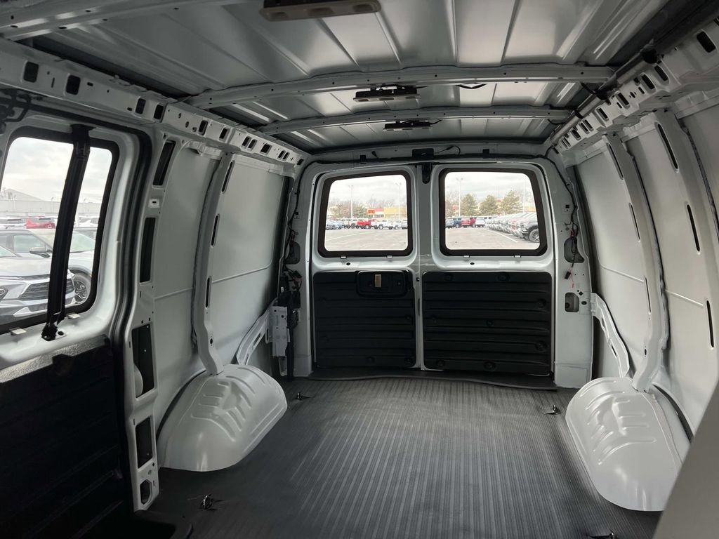New 2025 Chevrolet Express 2500 w/ Driver Convenience Package image 26