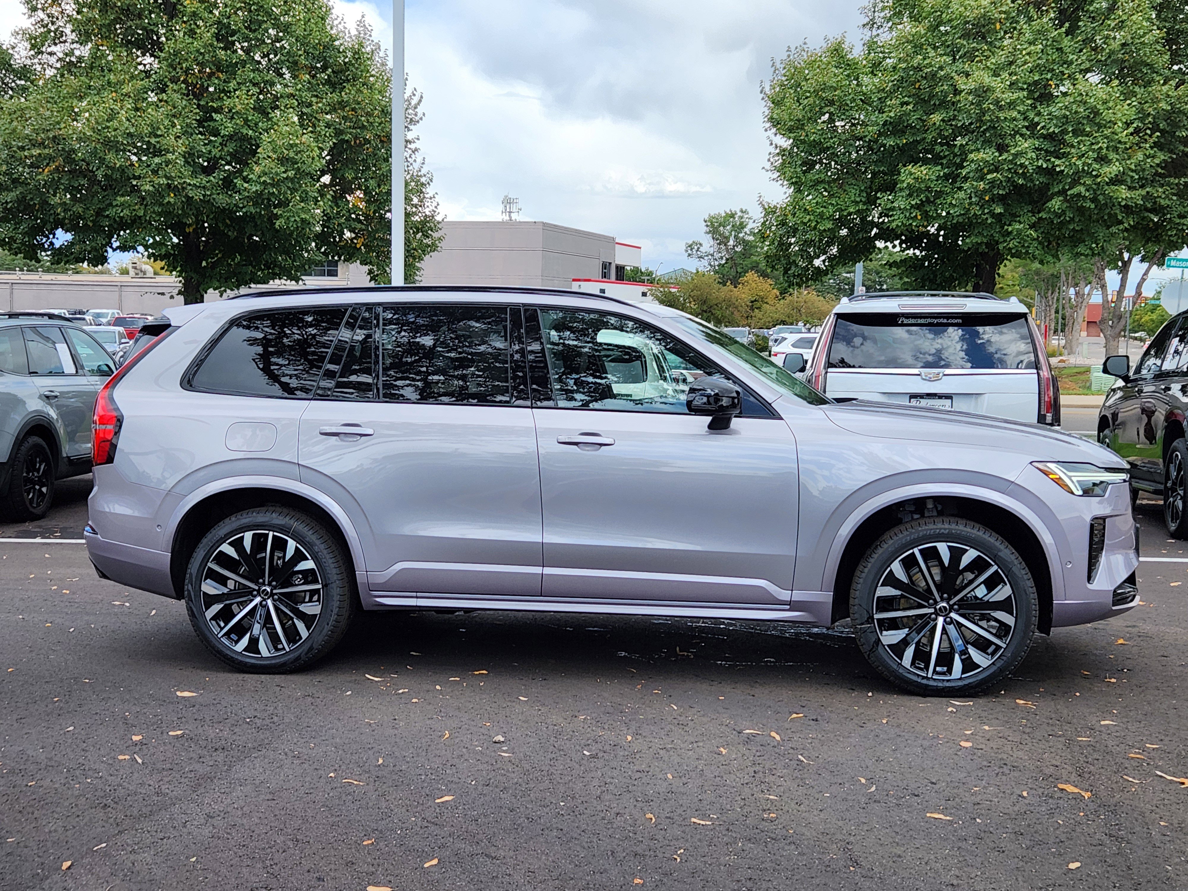 New 2026 Volvo XC90 B6 Ultra image 2