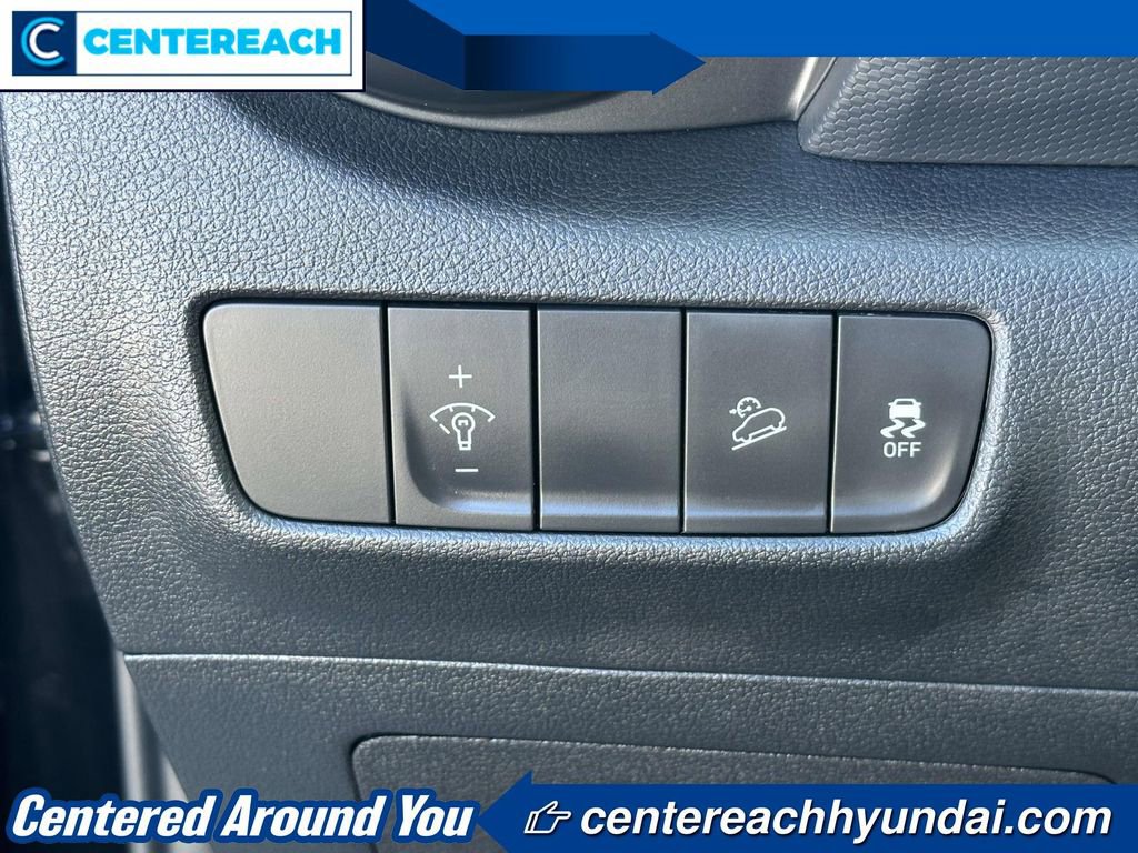 Used 2023 Hyundai Kona SEL w/ Cargo Package AWD/4WD image 18