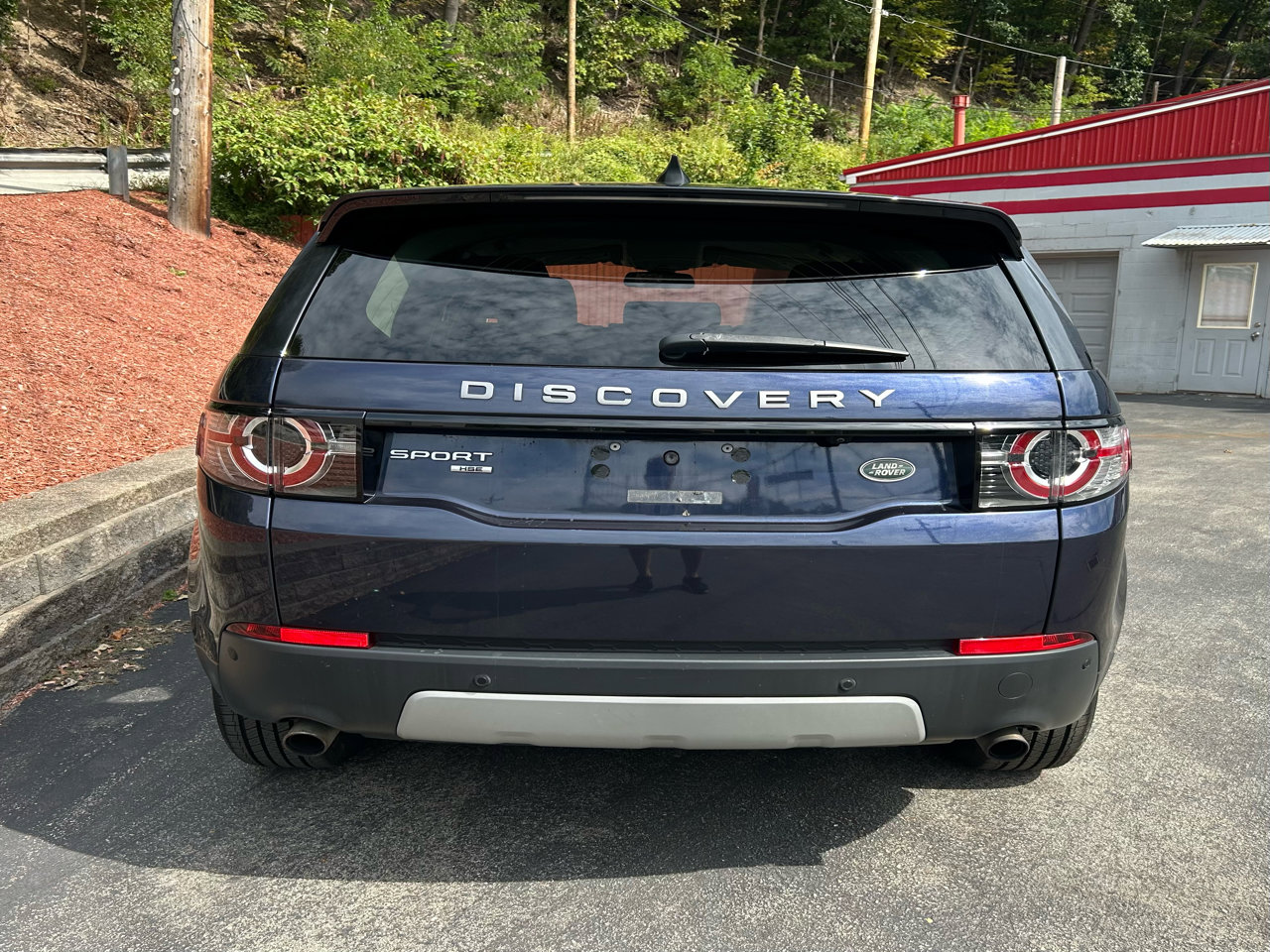 Used 2017 Land Rover Discovery Sport HSE image 4
