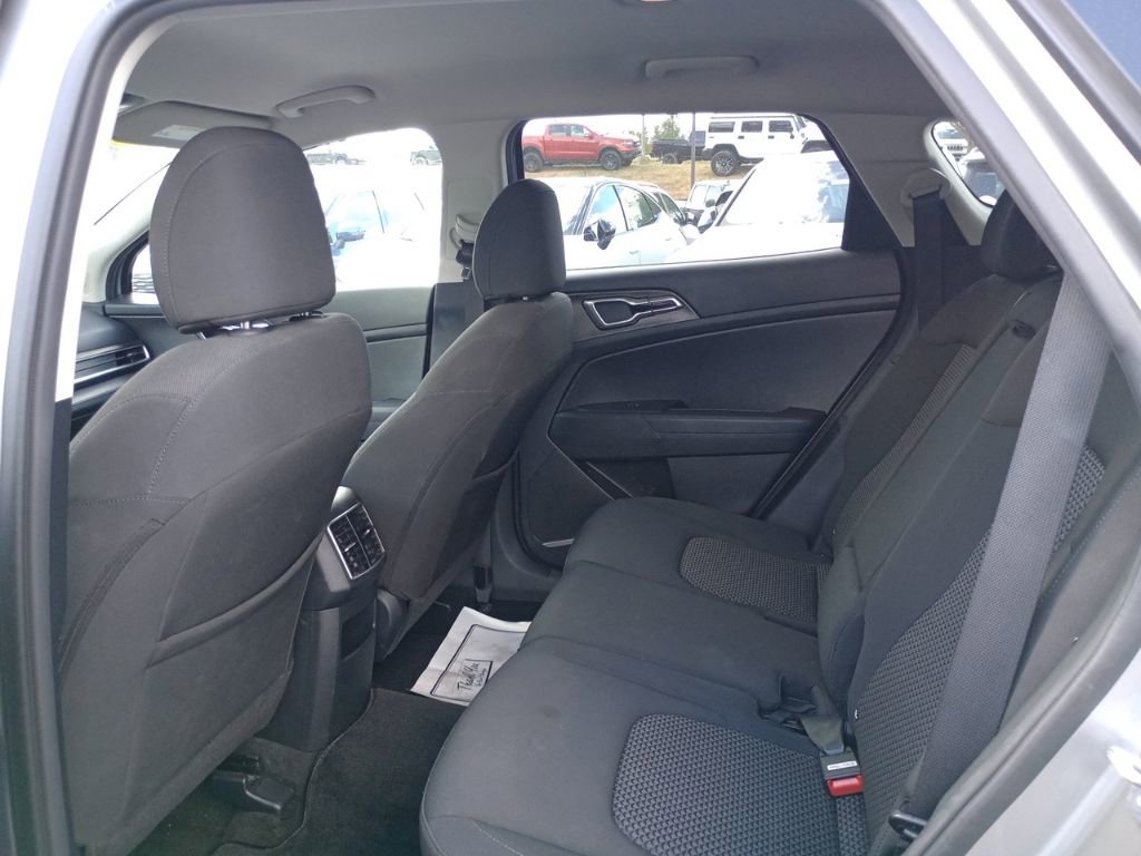 Used 2024 Kia Sportage LX image 12