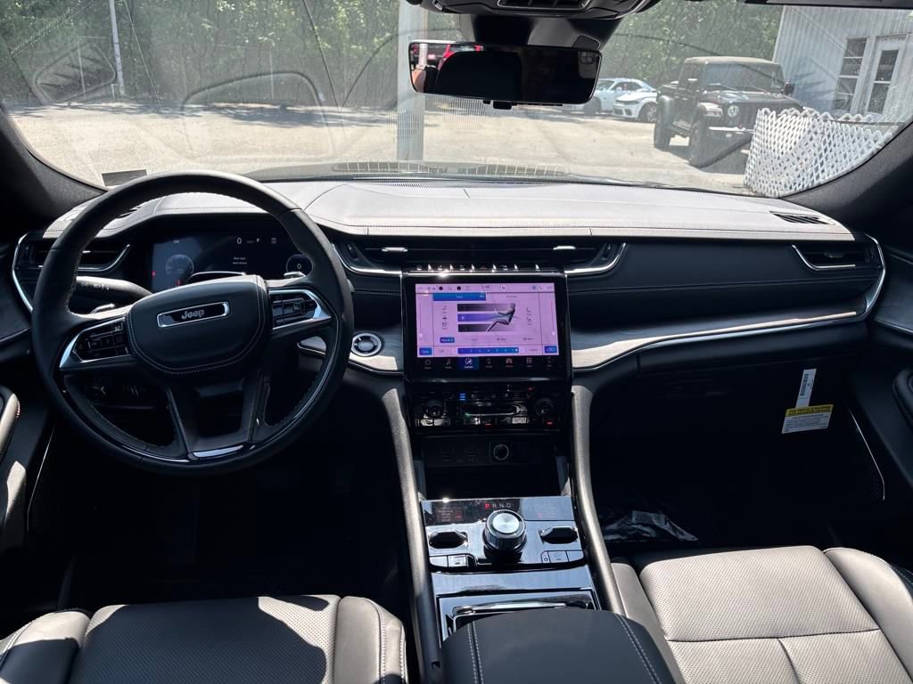 New 2025 Jeep Grand Cherokee Overland w/ Adv Protech Group III image 13