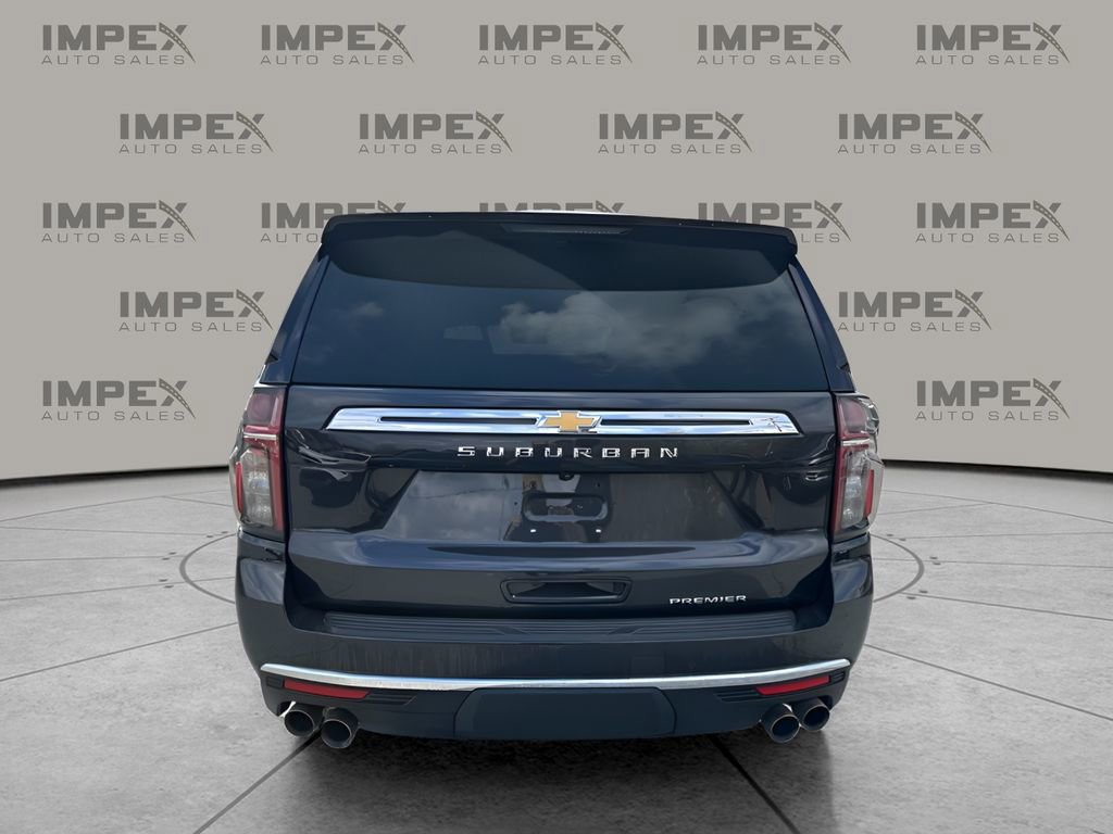 Used 2023 Chevrolet Suburban Premier image 4