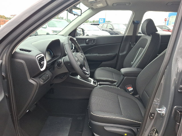 New 2026 Hyundai Venue SEL FWD image 13
