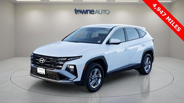 Used 2025 Hyundai Tucson SE image 1