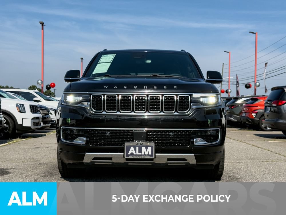 Used 2023 Jeep Wagoneer Series III w/ Preferred Equipment Group AWD/4WD image 3