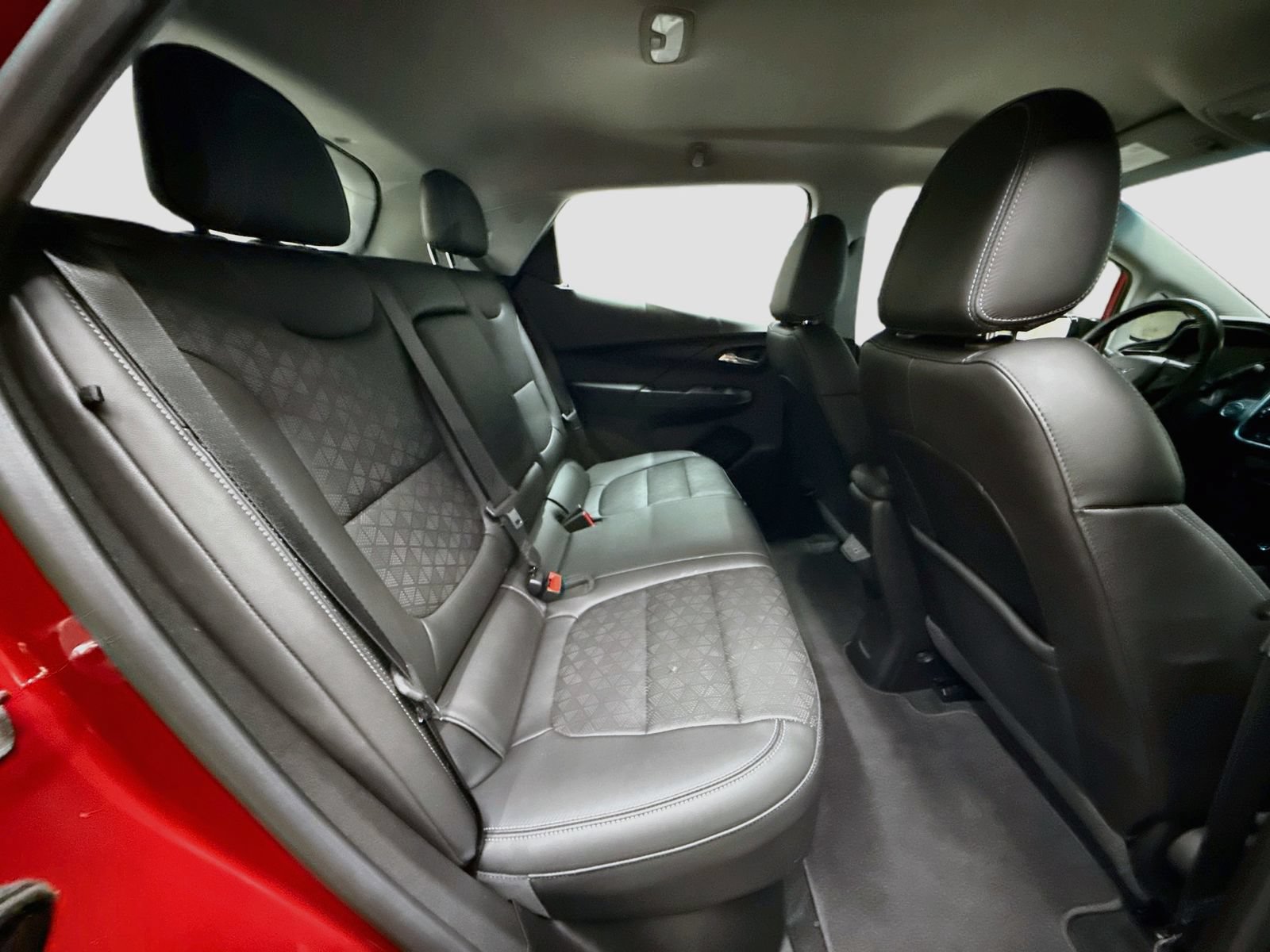 Used 2022 Chevrolet Bolt LT w/ Infotainment Package FWD image 30