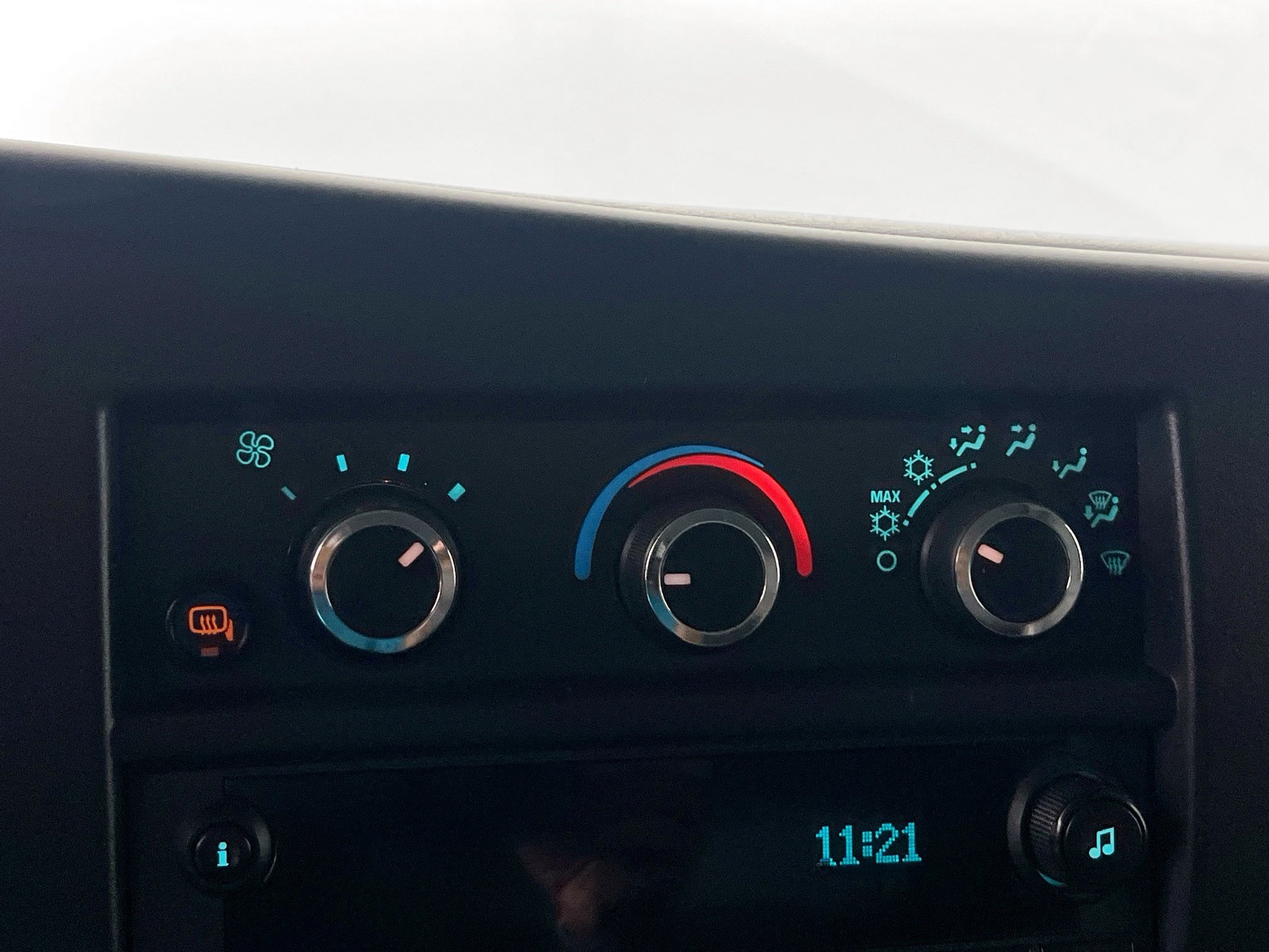 Used 2020 Chevrolet Express 3500 Extended w/ Driver Convenience Package RWD image 25