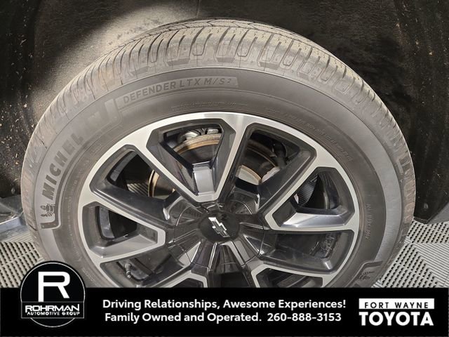 Used 2021 Chevrolet Suburban RST image 12