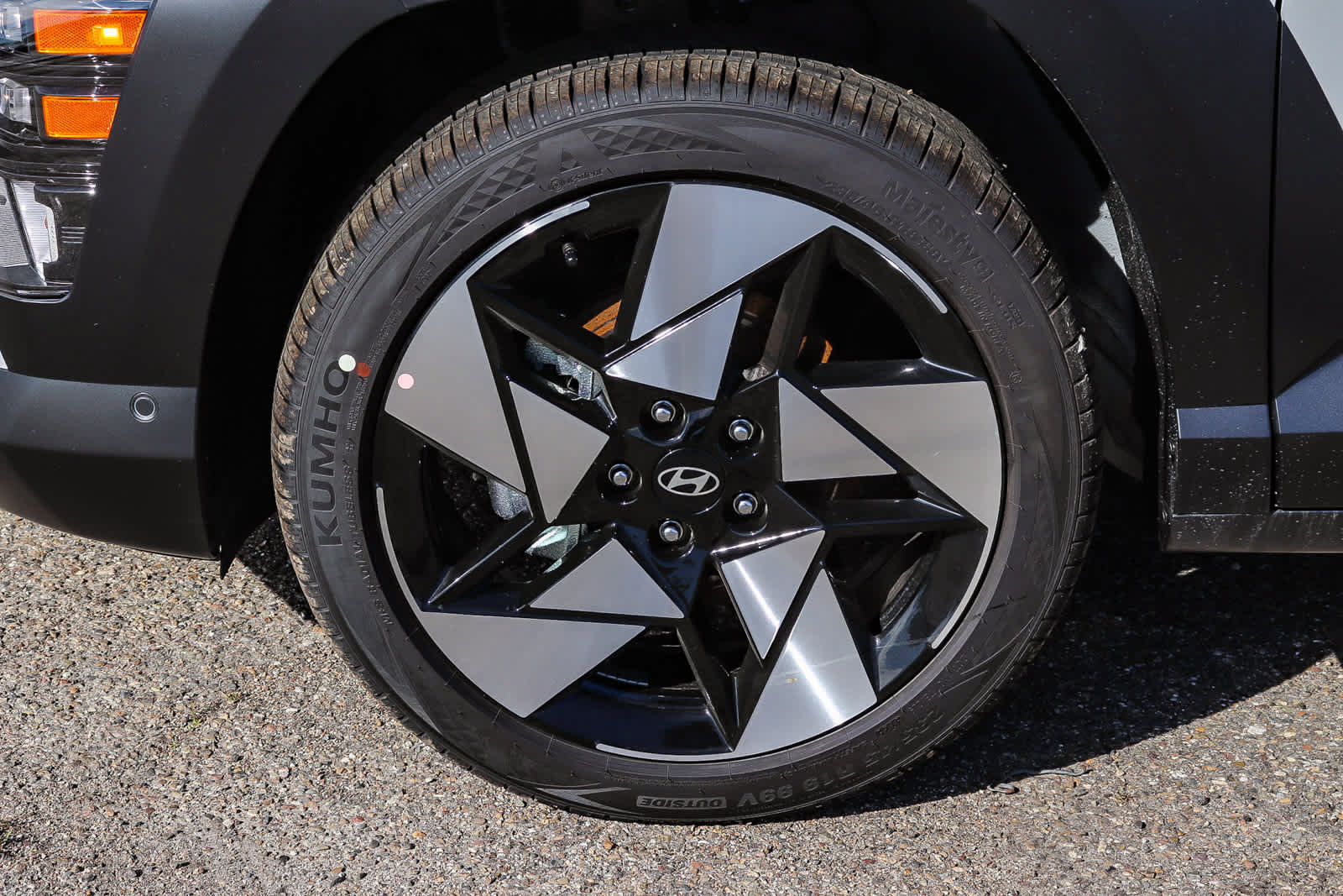 New 2026 Hyundai Kona Limited FWD image 14