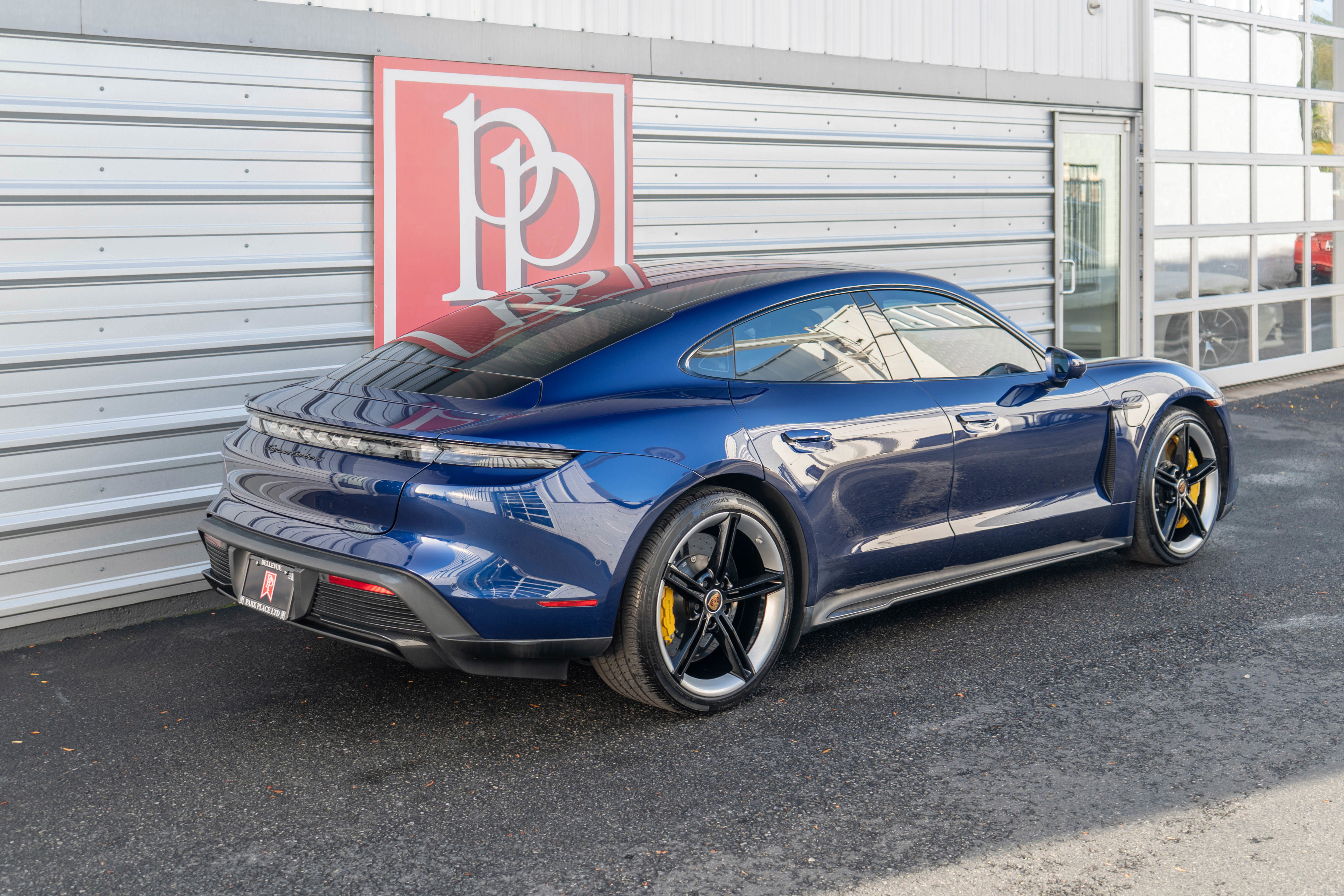 Used 2020 Porsche Taycan Turbo S image 40