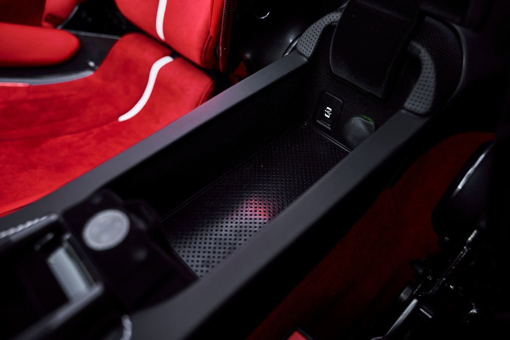 Used 2025 Ferrari SF90 Spider AWD/4WD image 61