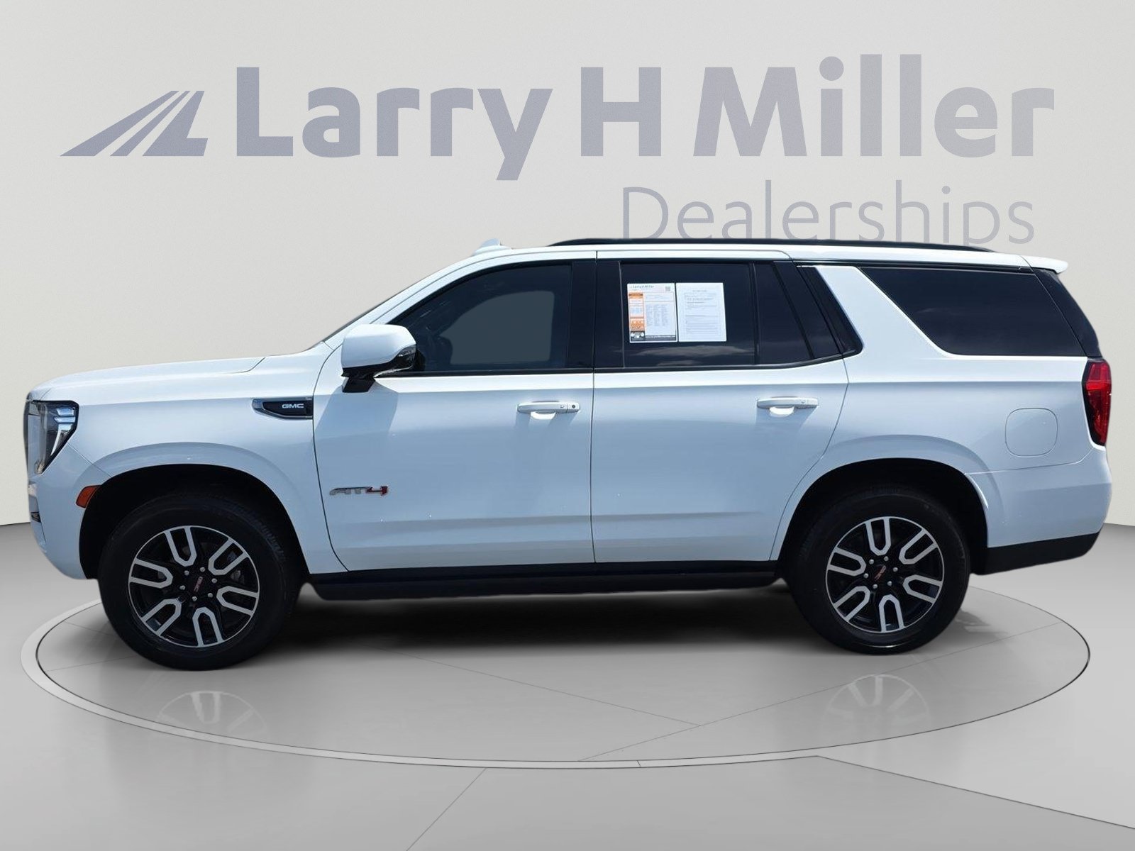 Certified 2021 GMC Yukon AT4 w/ AT4 Premium Plus Package AWD/4WD image 10