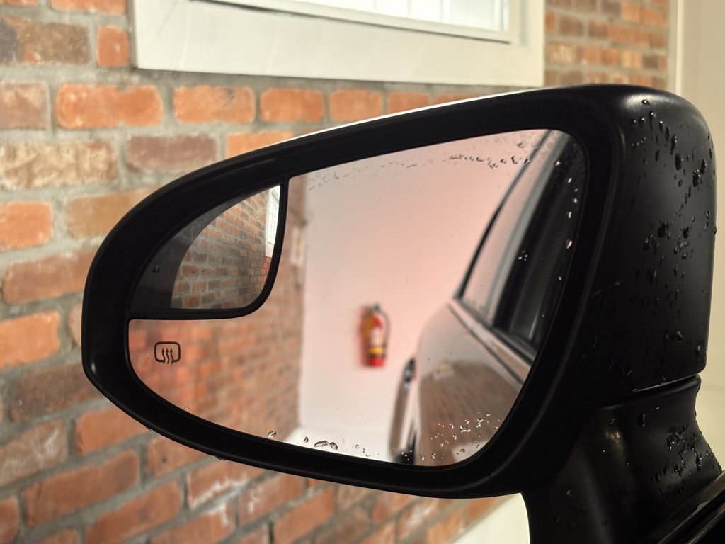 Used 2013 Toyota Venza XLE image 16