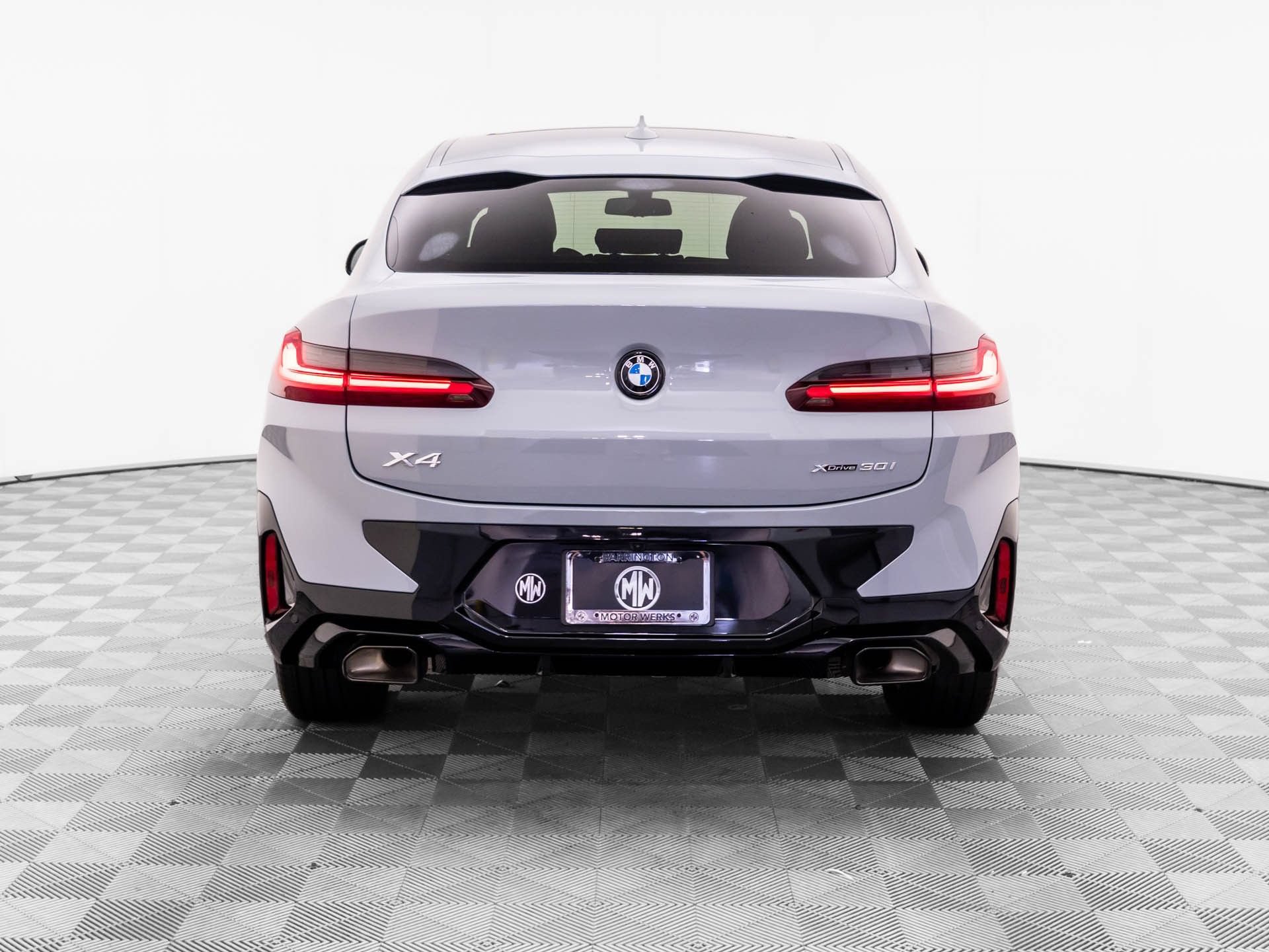 Certified 2025 BMW X4 xDrive30i w/ Premium Package AWD/4WD image 4