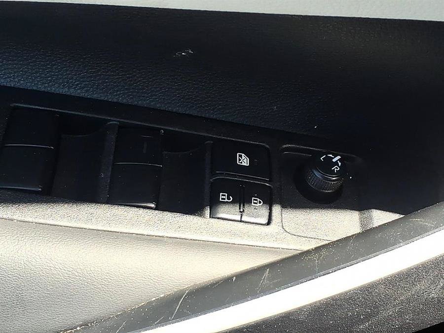 Used 2025 Toyota Corolla SE FWD image 17