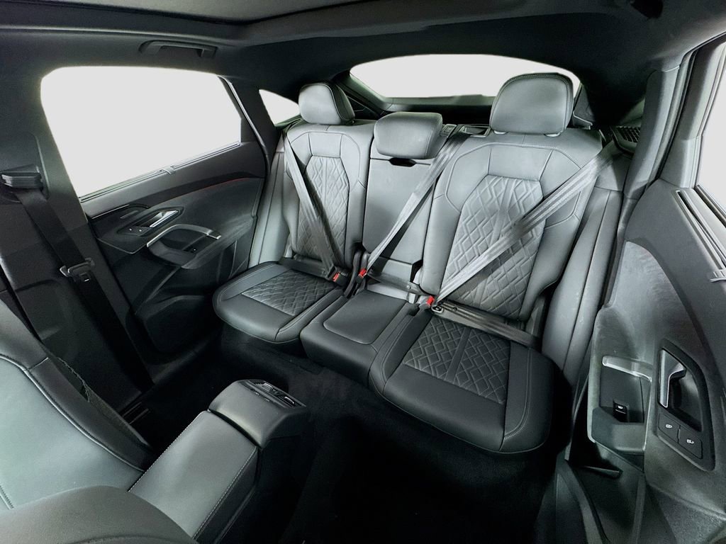 Used 2025 Audi SQ5 Prestige w/ Prestige Package AWD/4WD image 12