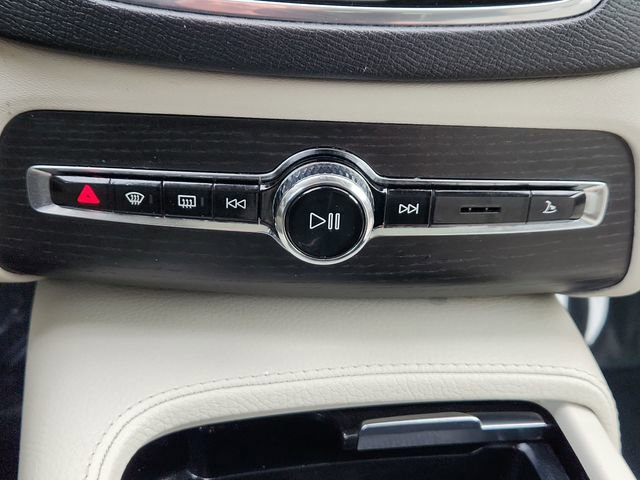 Used 2020 Volvo XC90 T5 Momentum image 41