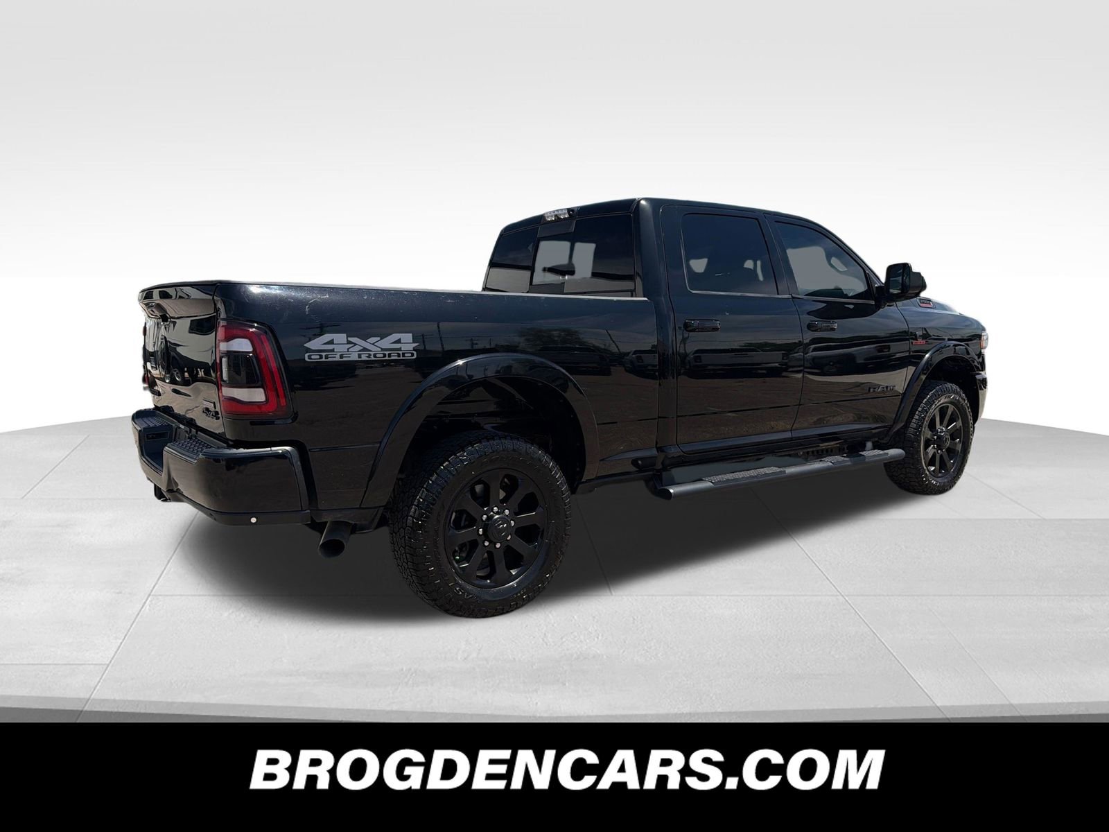 Used 2020 RAM 2500 Laramie w/ Night Edition AWD/4WD image 3
