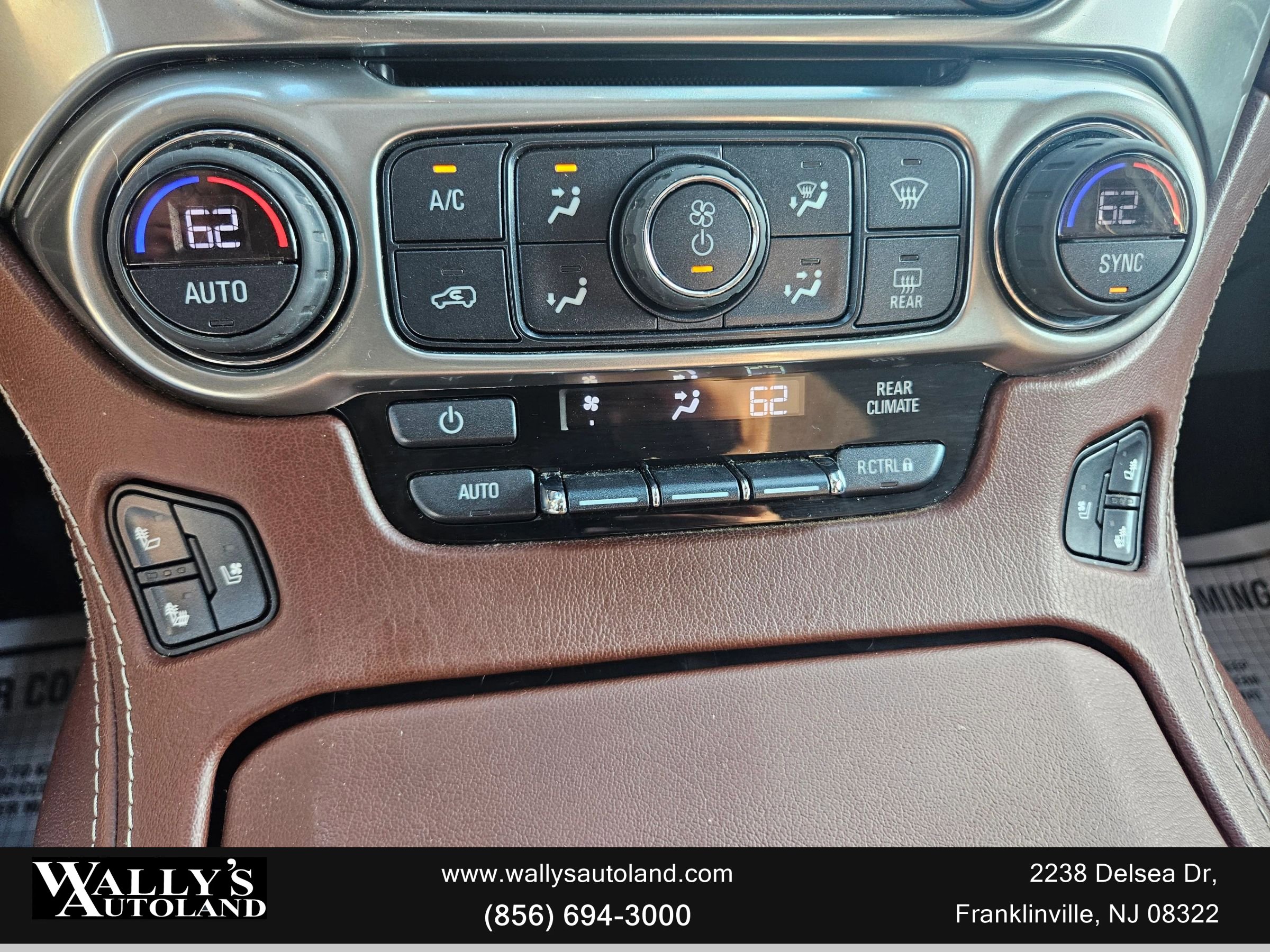 Used 2017 Chevrolet Suburban Premier image 12