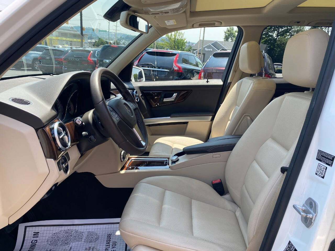 Used 2015 Mercedes-Benz GLK 350 4MATIC image 9