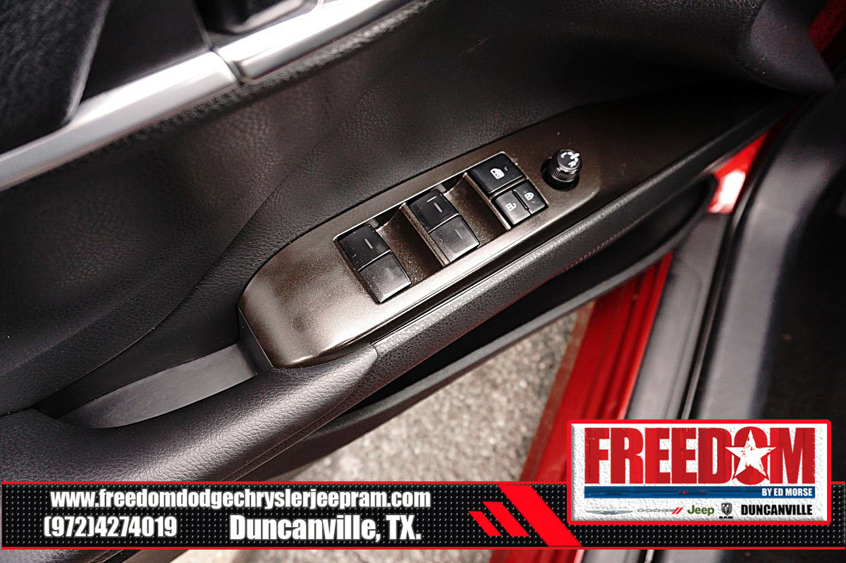 Used 2022 Toyota Camry LE image 37