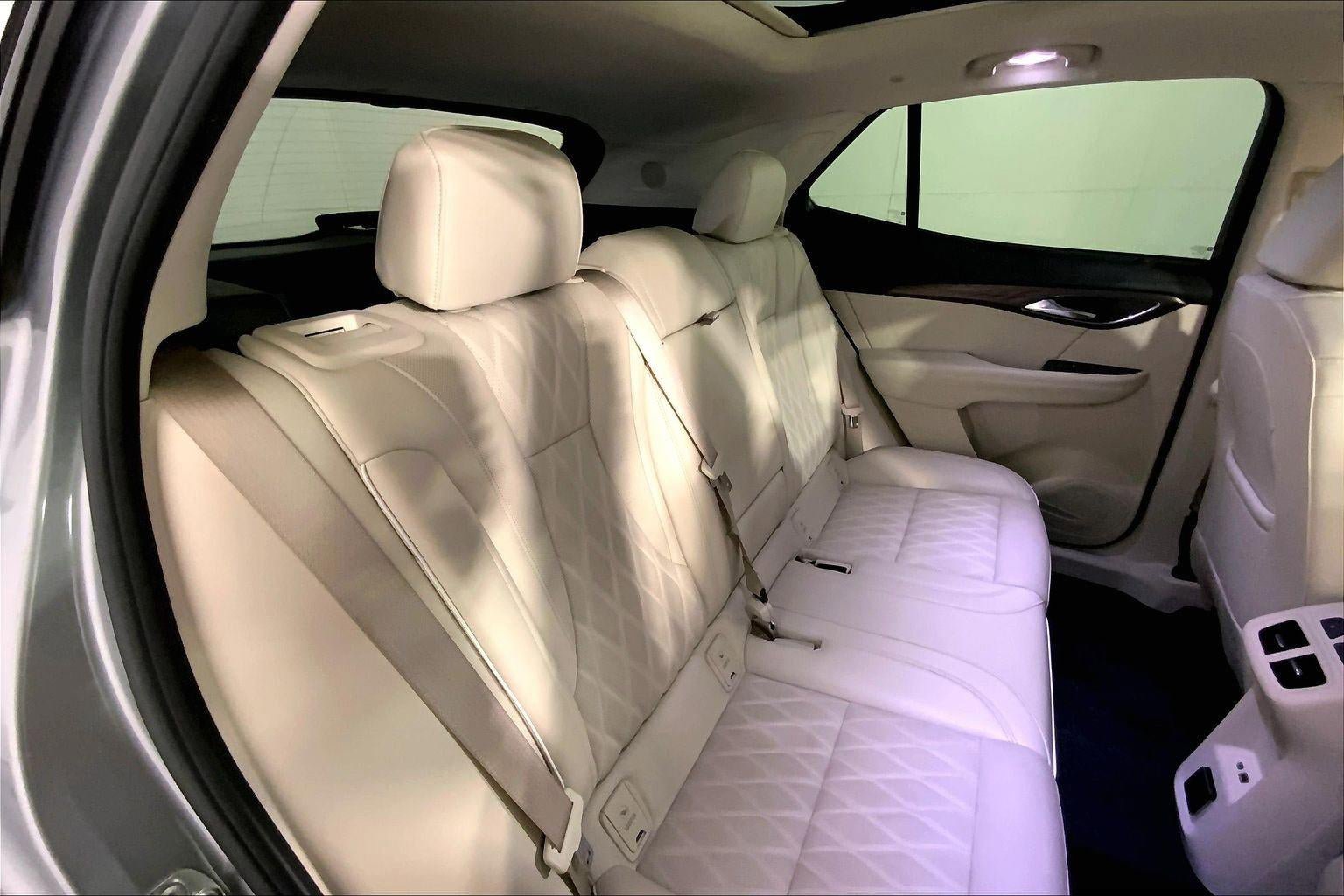 Used 2023 Buick Envision Avenir image 23