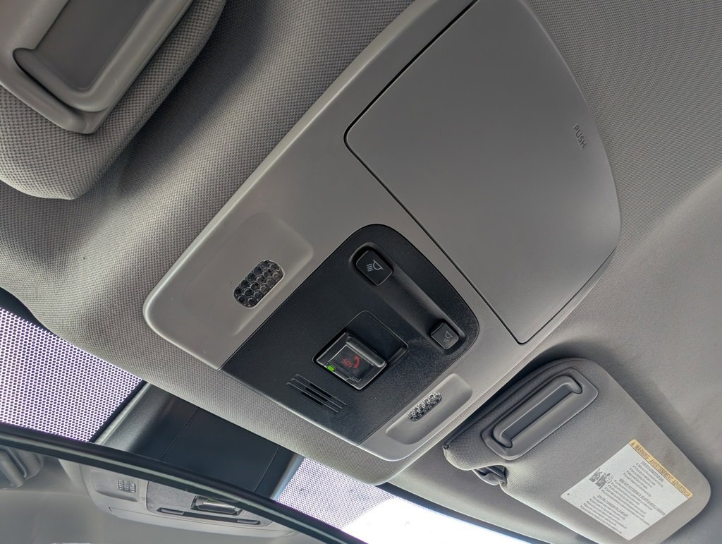 Used 2022 Toyota Camry SE image 30