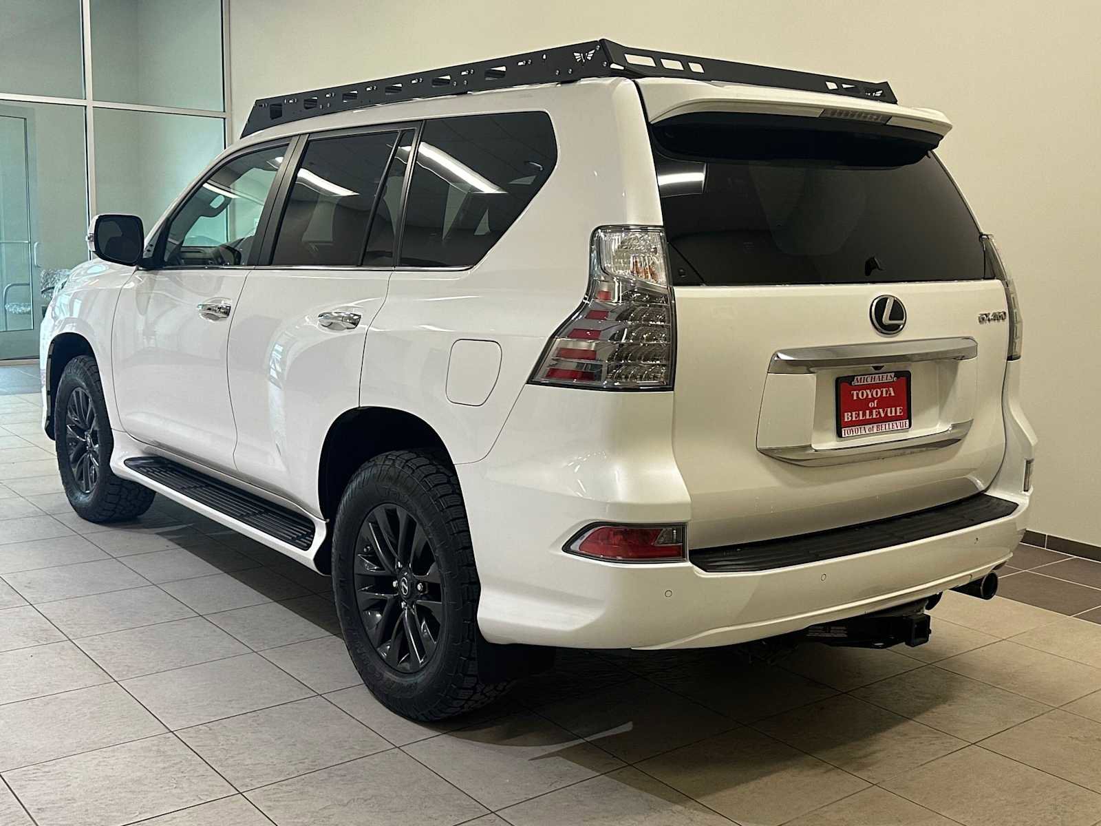 Used 2021 Lexus GX 460 Premium w/ Premium Package image 4