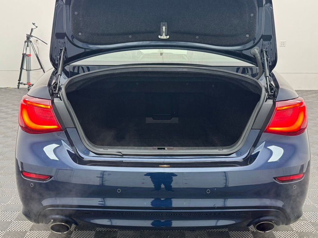 Used 2017 INFINITI Q70 L 3.7 image 10