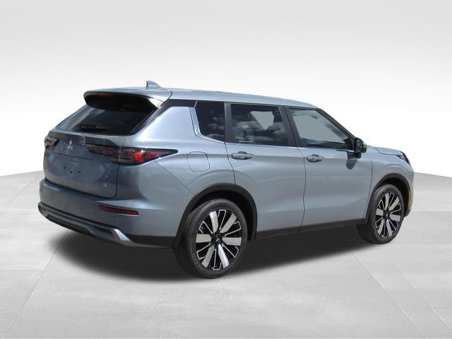 New 2026 Mitsubishi Outlander SE FWD image 3