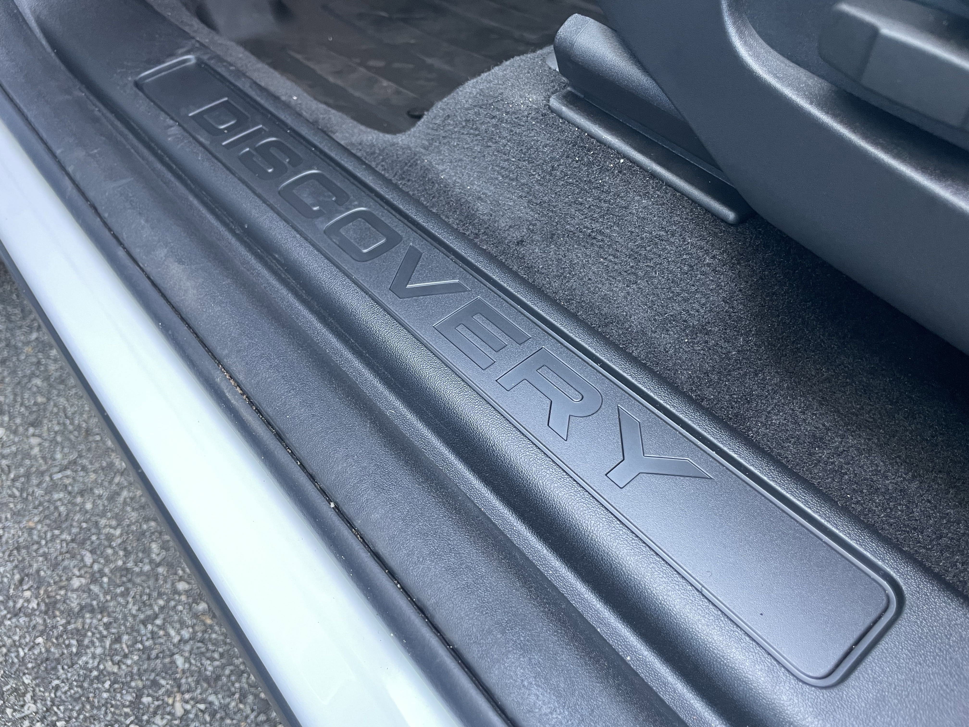 New 2025 Land Rover Discovery Sport S image 39