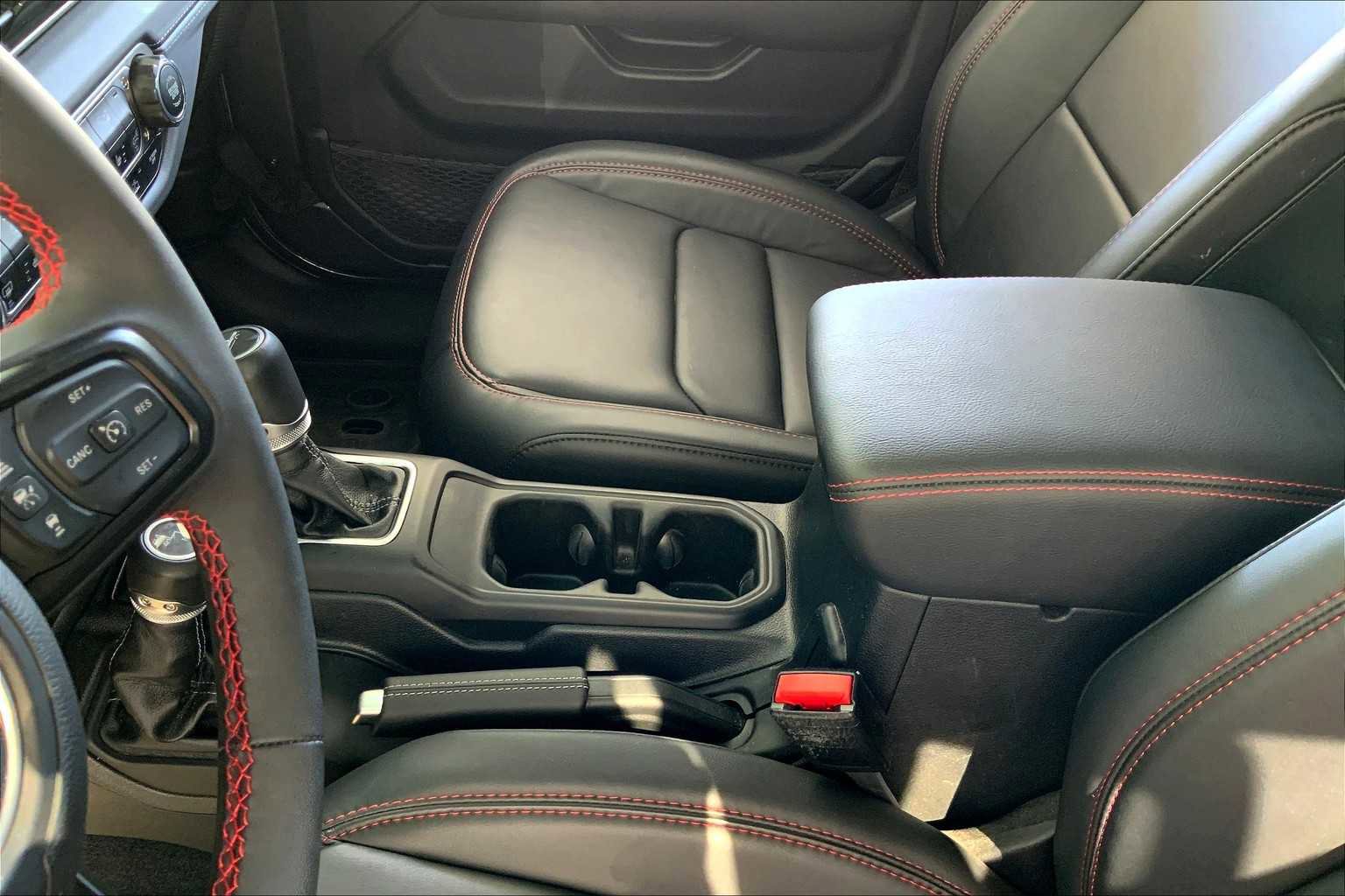 Used 2024 Jeep Gladiator Rubicon w/ Safety Group image 16