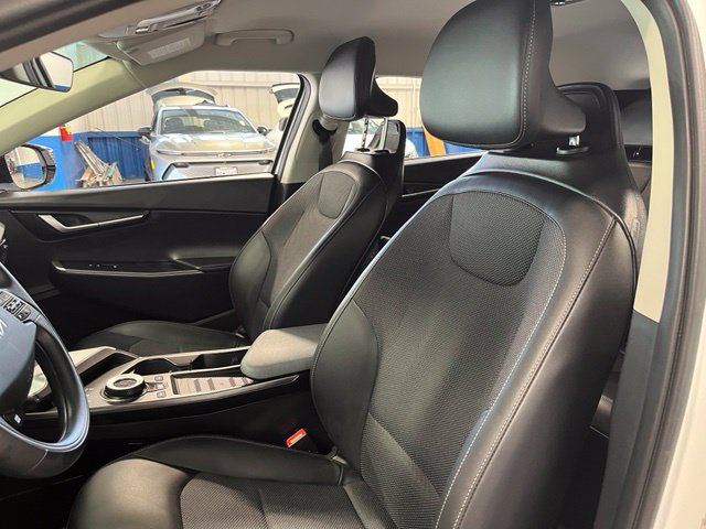 Used 2024 Kia EV6 Light RWD image 31