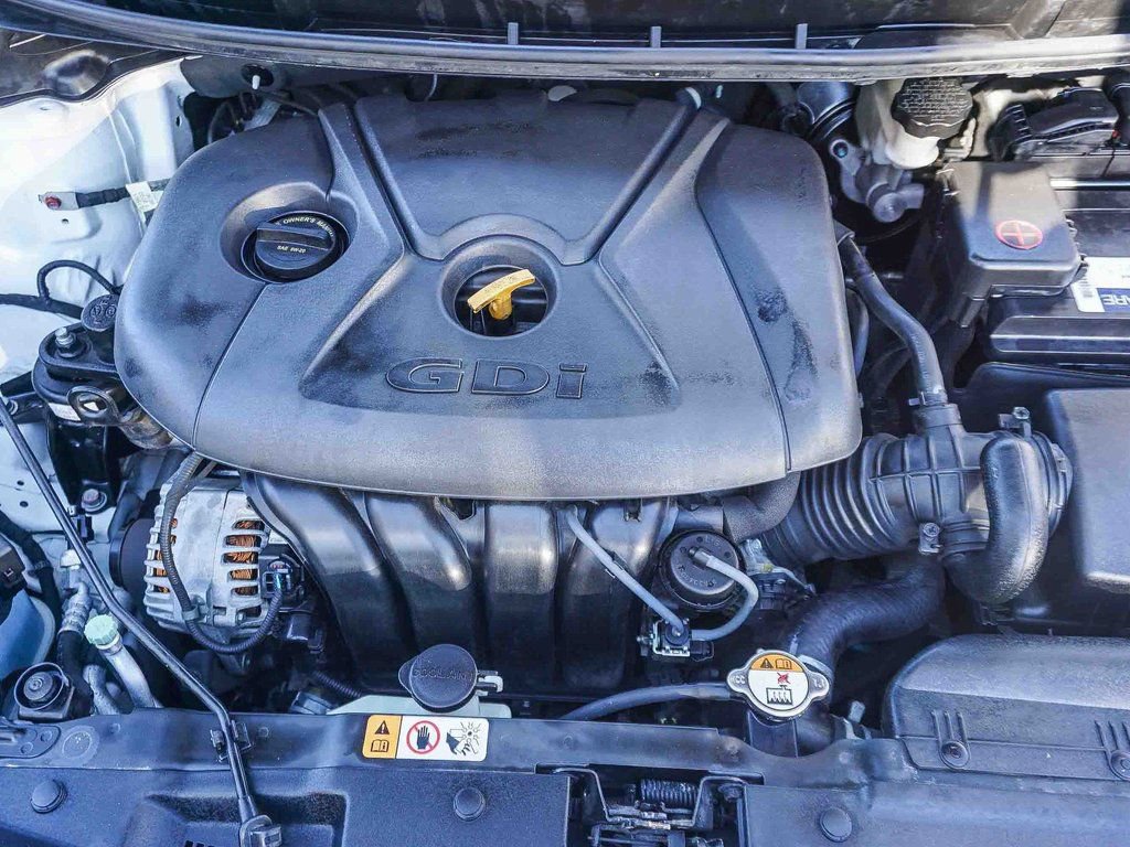 Used 2017 Hyundai Elantra GT image 25