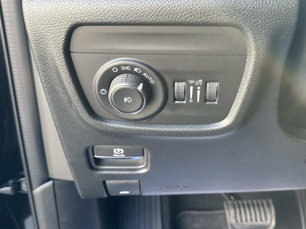 New 2025 Jeep Grand Cherokee Limited w/ Black Appearance Package image 48