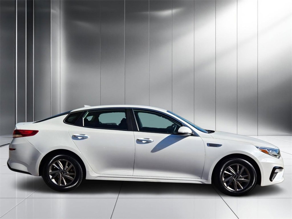 Used 2020 Kia Optima LX image 2