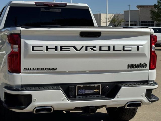 Used 2023 Chevrolet Silverado 1500 High Country w/ Technology Package AWD/4WD image 8