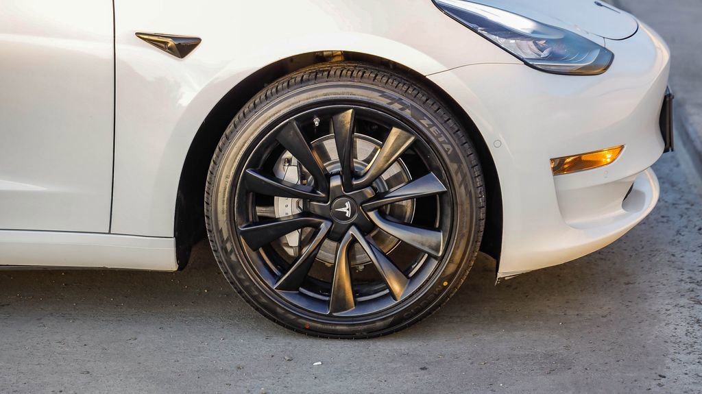 Used 2018 Tesla Model 3 image 10