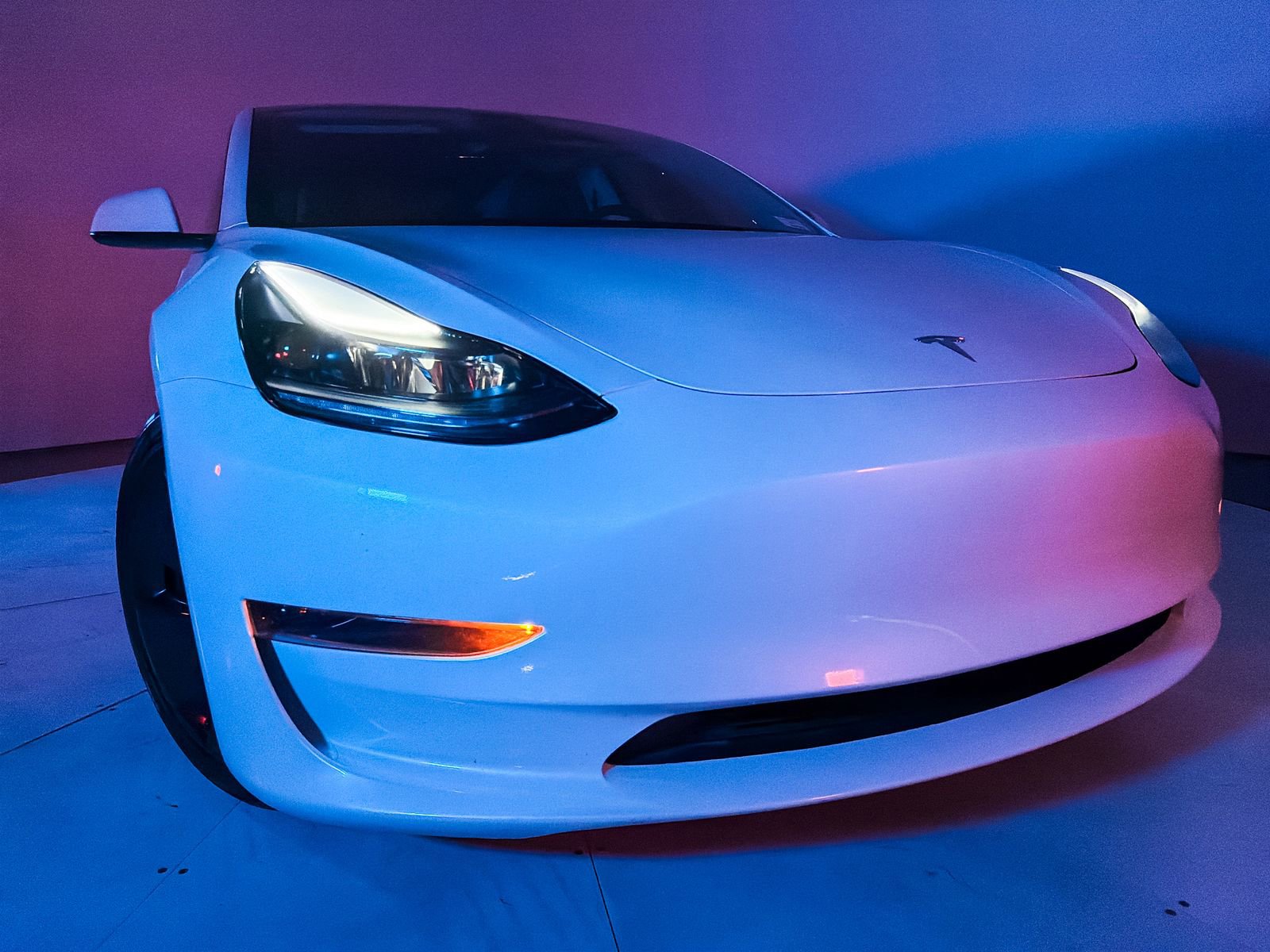 Used 2023 Tesla Model 3 Standard Range RWD image 2
